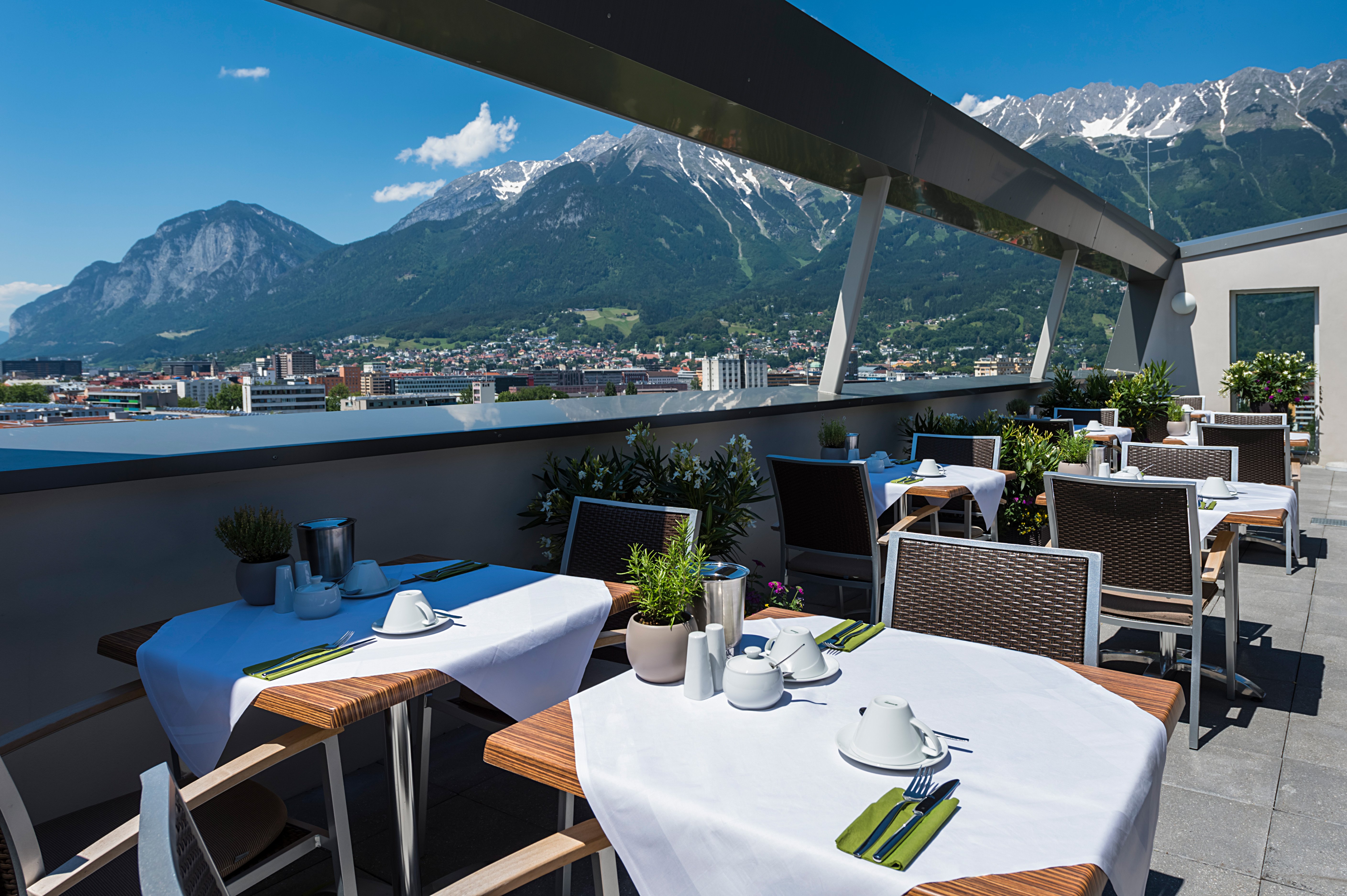 Tivoli_Innsbruck_11th_floor_breakfast_restaurant