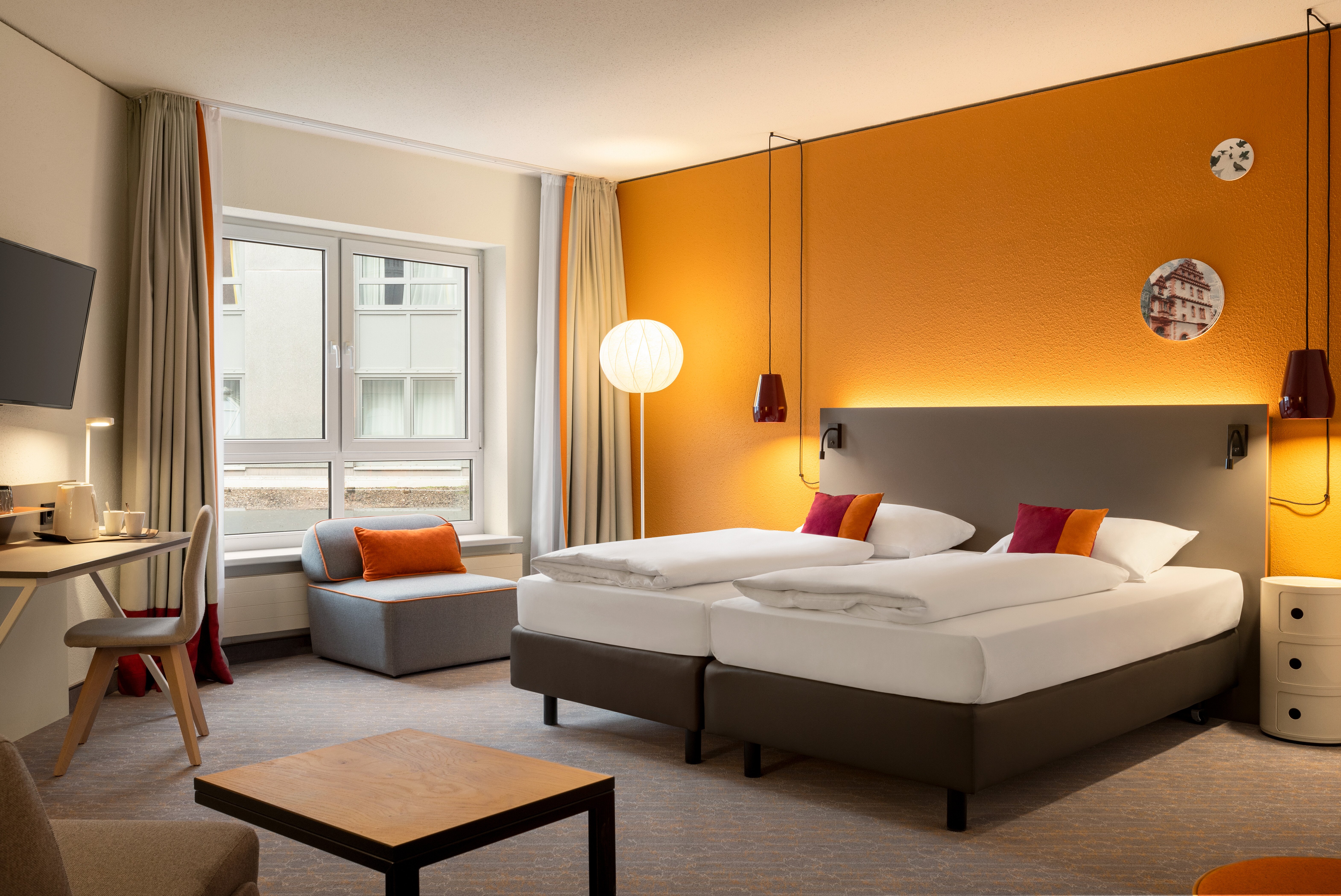 Vienna_House_Easy_by_Wyndham_Coburg_Lounge_Room 