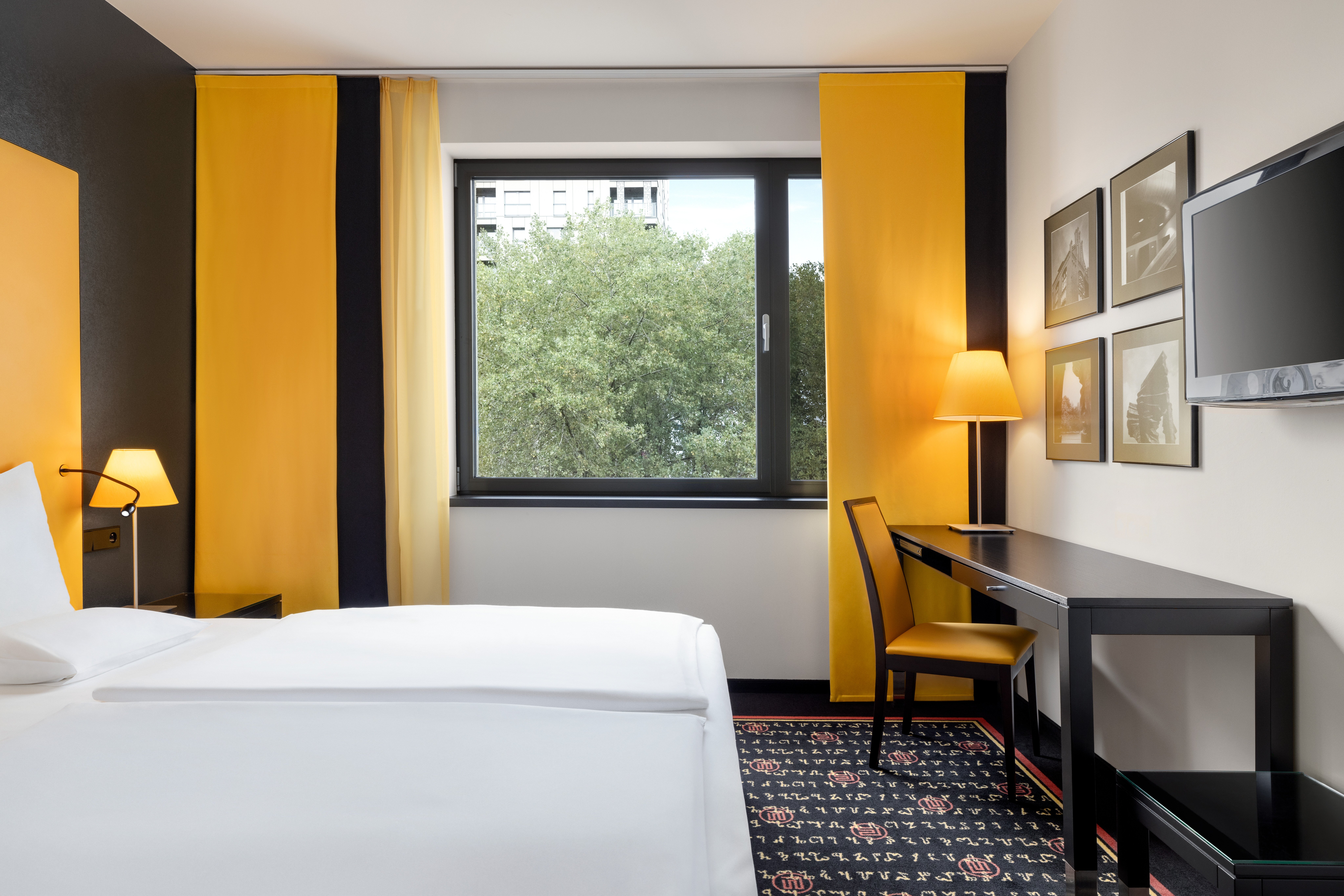 Vienna_House_Easy_by_Wyndham_Katowice_Superior_Double_Room 